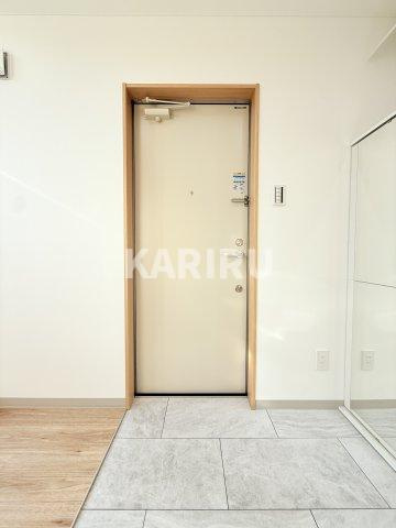 ＬＵＸ　ＳＱＵＡＲＥ　ＳＨＩＭＩＺＵの玄関