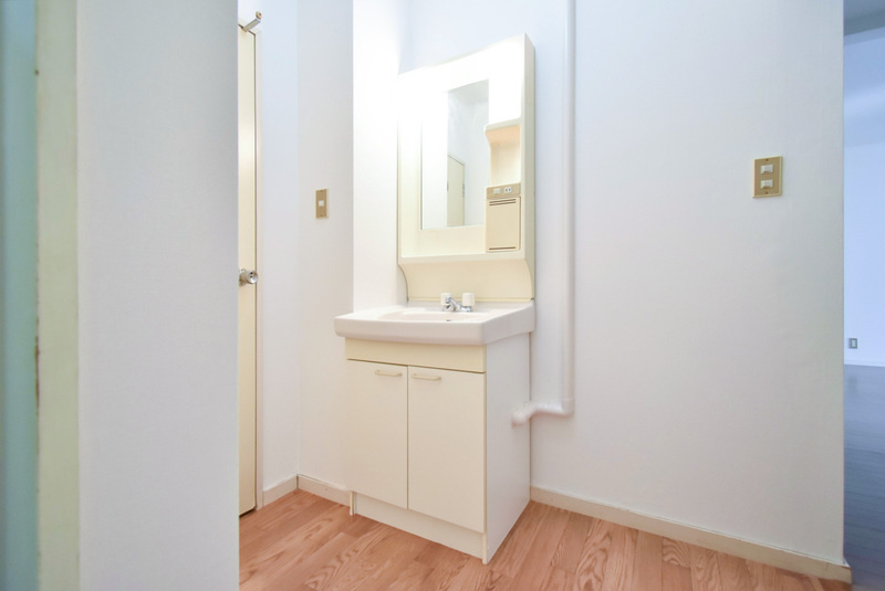 長門石ビレッジ【10,000円キャッシュバック物件】のその他|独立洗面台、小物を置くことができて便利です