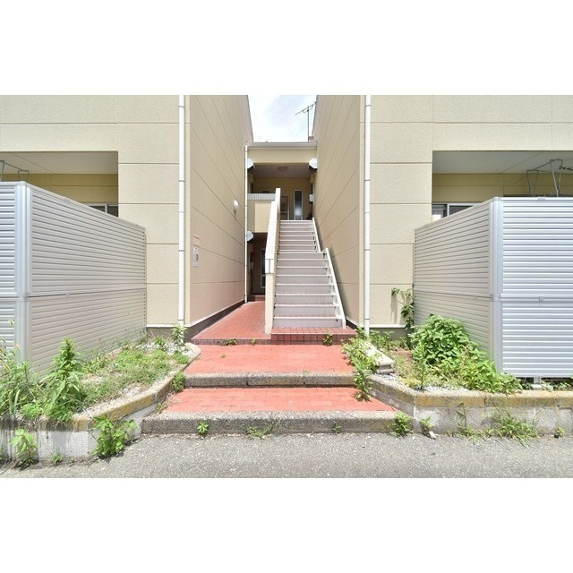 長門石ビレッジ【10,000円キャッシュバック物件】のエントランス|エントランスです