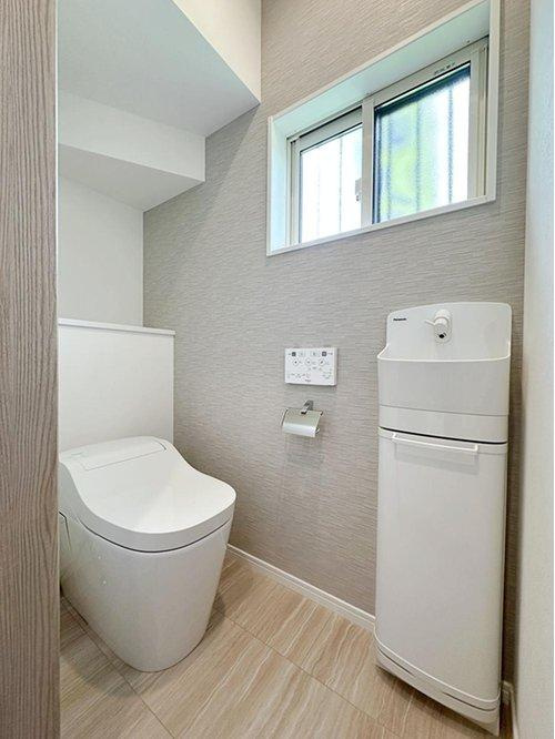 海田町国信2丁目 No.1のトイレ|1階ウォシュレットトイレ☆
各階にウォシュレットトイレがついています♪