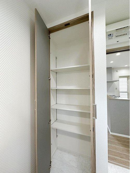 海田町国信2丁目 No.1の収納|洗面脱衣所の収納☆
毎日ご家族で使うタオルや洗面用品、洗濯用品などを収納することができます♪