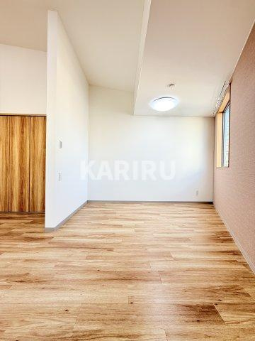 ＬＵＸ　ＳＱＵＡＲＥ　ＳＨＩＭＩＺＵの居間・リビング