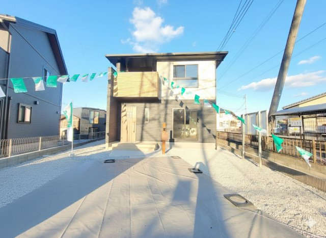 【クライン】宇都宮市駒生 第4期の前面道路含む現地写真|〇今からご覧いただけます〇
リビングイン階段でご家族のコミュニケーションが捗るプランニング♪
商業施設充実エリアで快適な暮らしを♪