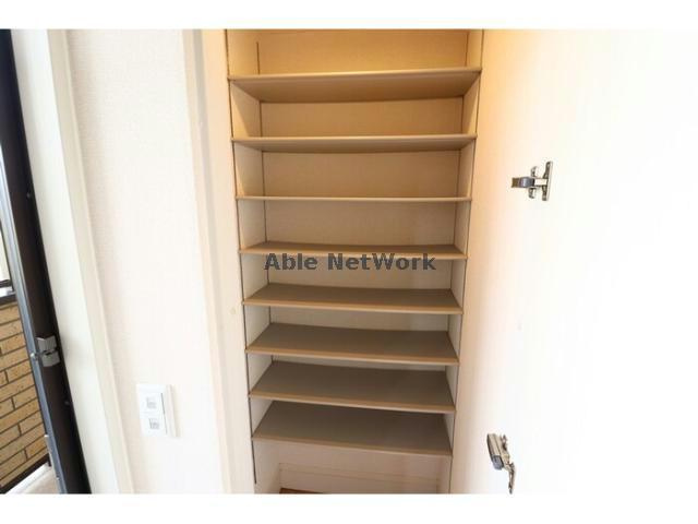 ディアマントAの玄関|シューズボックス付き