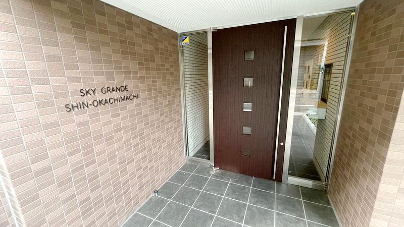 スカイグランデ新御徒町のエントランス