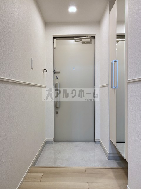 ウォーム八尾木の玄関