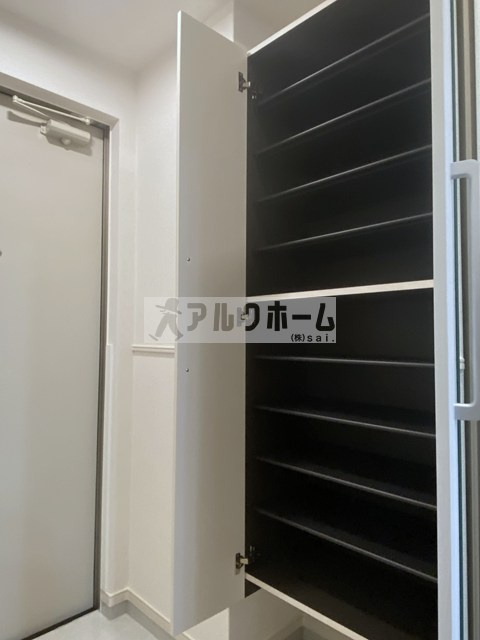 ウォーム八尾木の玄関