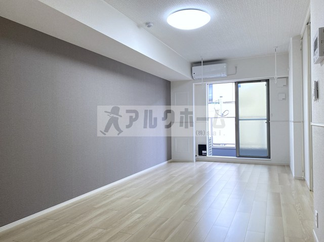 ウォーム八尾木の居間・リビング