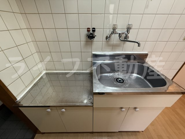 コーポ司Ⅱ　のキッチン|コンパクトなキッチンで掃除もラクラク