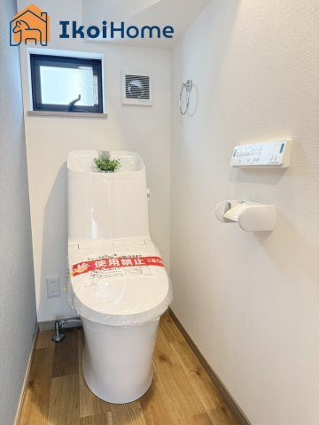 明石市魚住町錦が丘3丁目　A号棟　新築戸建のトイレ|【ホームページに現地動画掲載中】●年中無休：当日予約可●ウォシュレット・暖房便座脱臭機能付きトイレ