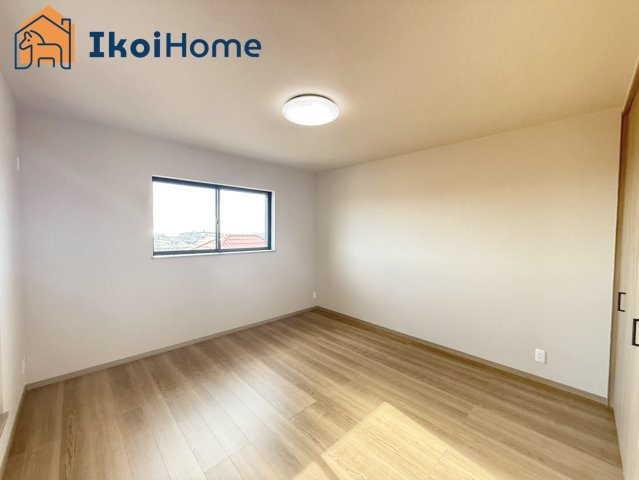 明石市魚住町錦が丘3丁目　A号棟　新築戸建の寝室|【ホームページに現地動画掲載中】●年中無休：当日予約可●通常の２倍の断熱効果！全室ペアガラス完備！