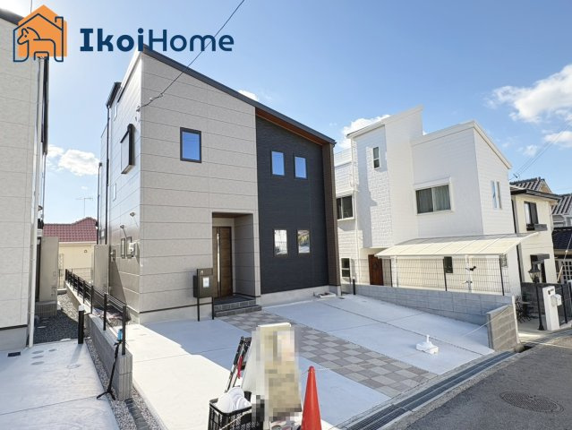 明石市魚住町錦が丘3丁目　A号棟　新築戸建の駐車場|【ホームページに現地動画掲載中】●年中無休：当日予約可●駅徒歩圏ながらお車4台駐車可能！前道も広々！