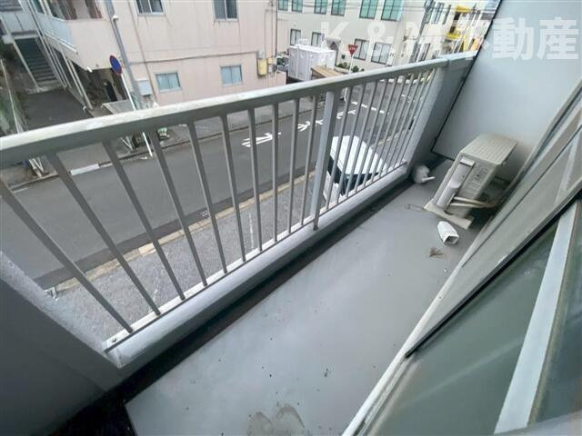 ヤマサイコーポ慈恵のバルコニー|バルコニーからの眺めを楽しみながら食事をしませんか