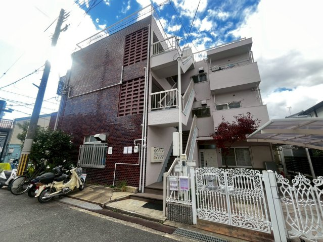 大池玉木ビルのエントランス