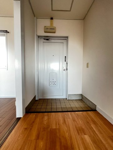 大池玉木ビルの玄関