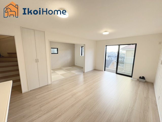 明石市魚住町錦が丘3丁目　B号棟　新築戸建の居間・リビング|【ホームページに現地動画掲載中】●年中無休：当日予約可●リビングは長方形で家具を配置しやすい間取り！