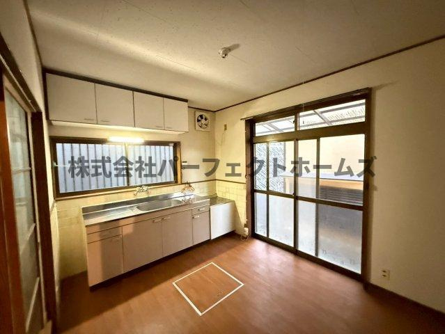 尊延寺戸建　賃貸の居間・リビング|こちらのリビングで趣味の時間をお楽しみください