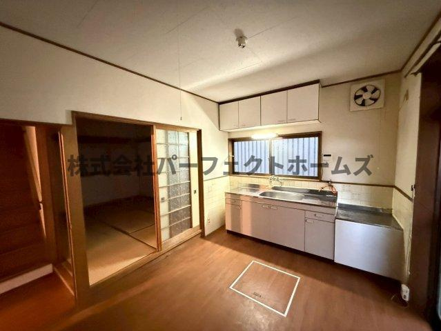 尊延寺戸建　賃貸の居間・リビング|こちらの居間で趣味の時間をお楽しみください