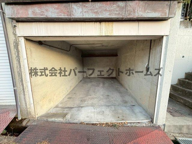 尊延寺戸建　賃貸の駐車場|駐車スペースもあります