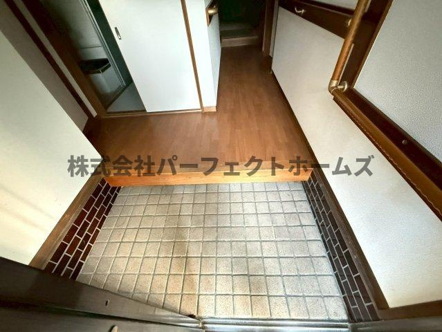 尊延寺戸建　賃貸の玄関|シンプルで使いやすい玄関です