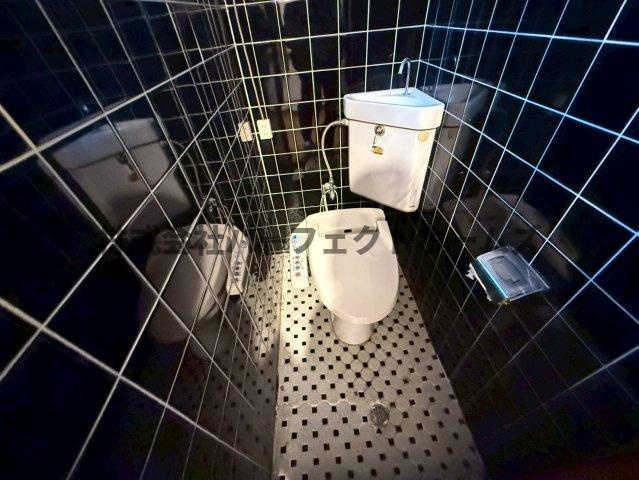 尊延寺戸建　賃貸のトイレ|ゆったりとした空間のトイレです