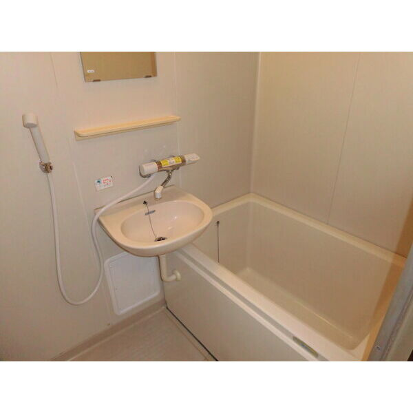 ツインズ新川Bの浴室