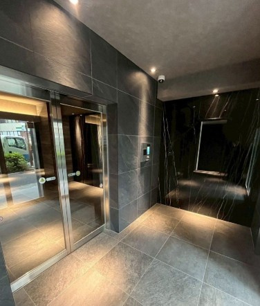 S-RESIDENCE新宿早稲田avelisのエントランス