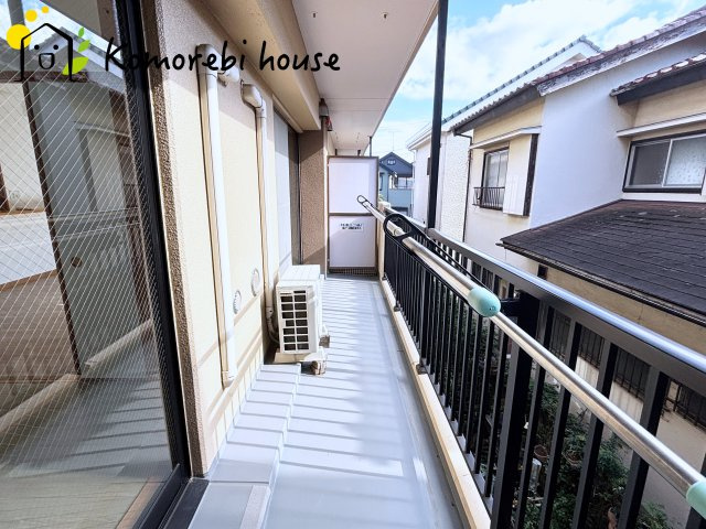 リバーコープ三橋のバルコニー|腰高の物干し竿があるバルコニーです