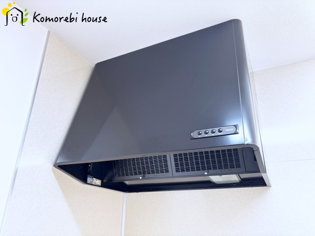 リバーコープ三橋のキッチン|ブラックのレンジフードです