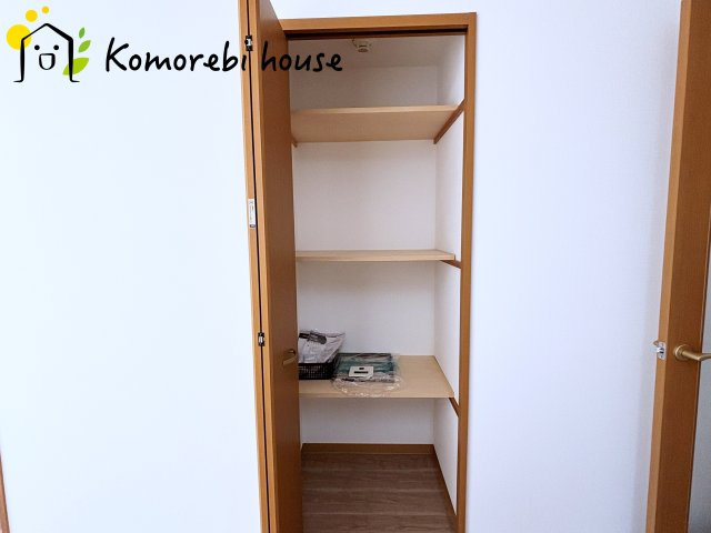 リバーコープ三橋の収納|段の高さに余裕があるのでケースごと収納してもいいかもしれません