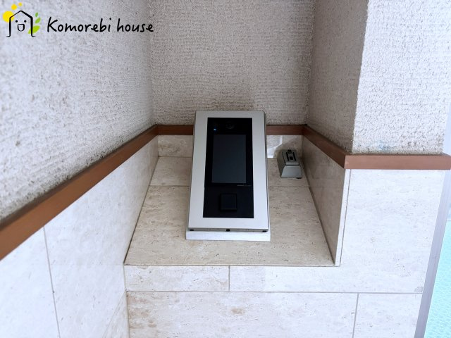 リバーコープ三橋の設備|鍵をタッチするだけで開くオートロックです