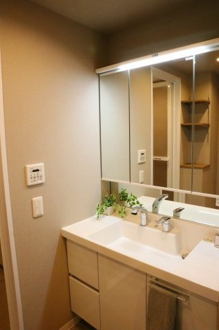 サーパス福島の独立洗面台