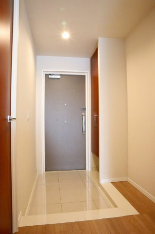 サーパス福島の玄関