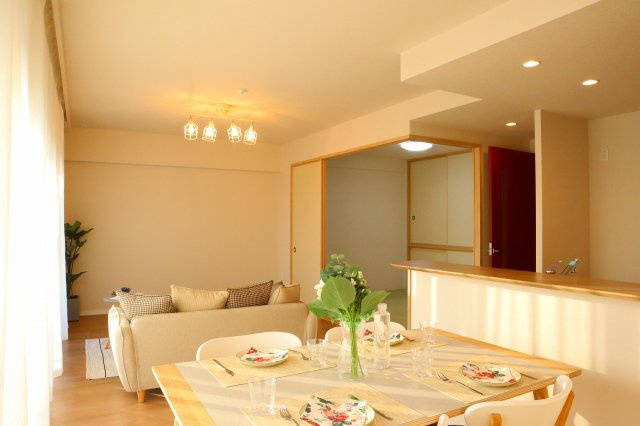 サーパス福島の居間・リビング