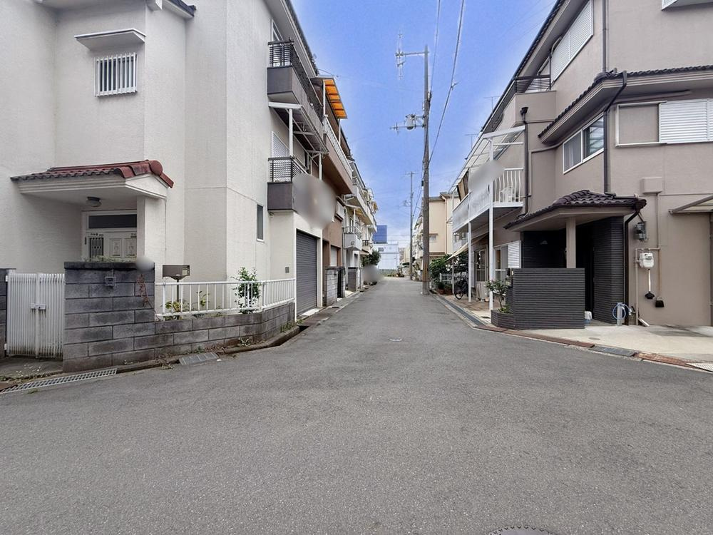 私部4丁目　中古一戸建ての前面道路含む現地写真|■物件内覧・資金計画相談・住宅ローン相談、リフォーム相談、お問合せ受付中■
※当日・翌日のご内覧、ご相談はお電話でのお問合せがスムーズです！