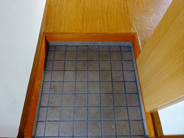 第二東コーポの玄関