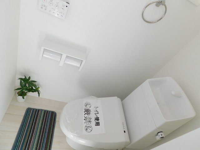 愛西市大井町前田面の新築一戸建のトイレ|◇トイレ◇　　節水型シャワートイレ　リモコンパネル付き　１階と２階にございます♪