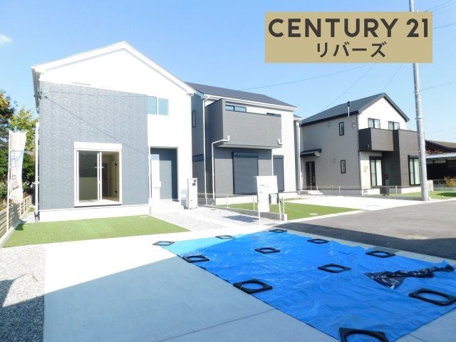 愛西市大井町前田面の新築一戸建の前面道路含む現地写真|☆最終１棟☆　　いつでもご案内致します！（お問合せ当日、平日、水曜、夜間でもＯＫ）　敷地５３．５０坪！　駐車並列３台ＯＫ♪　南に人工芝敷きの庭付き！　収納にこだわった３ＬＤＫ♪