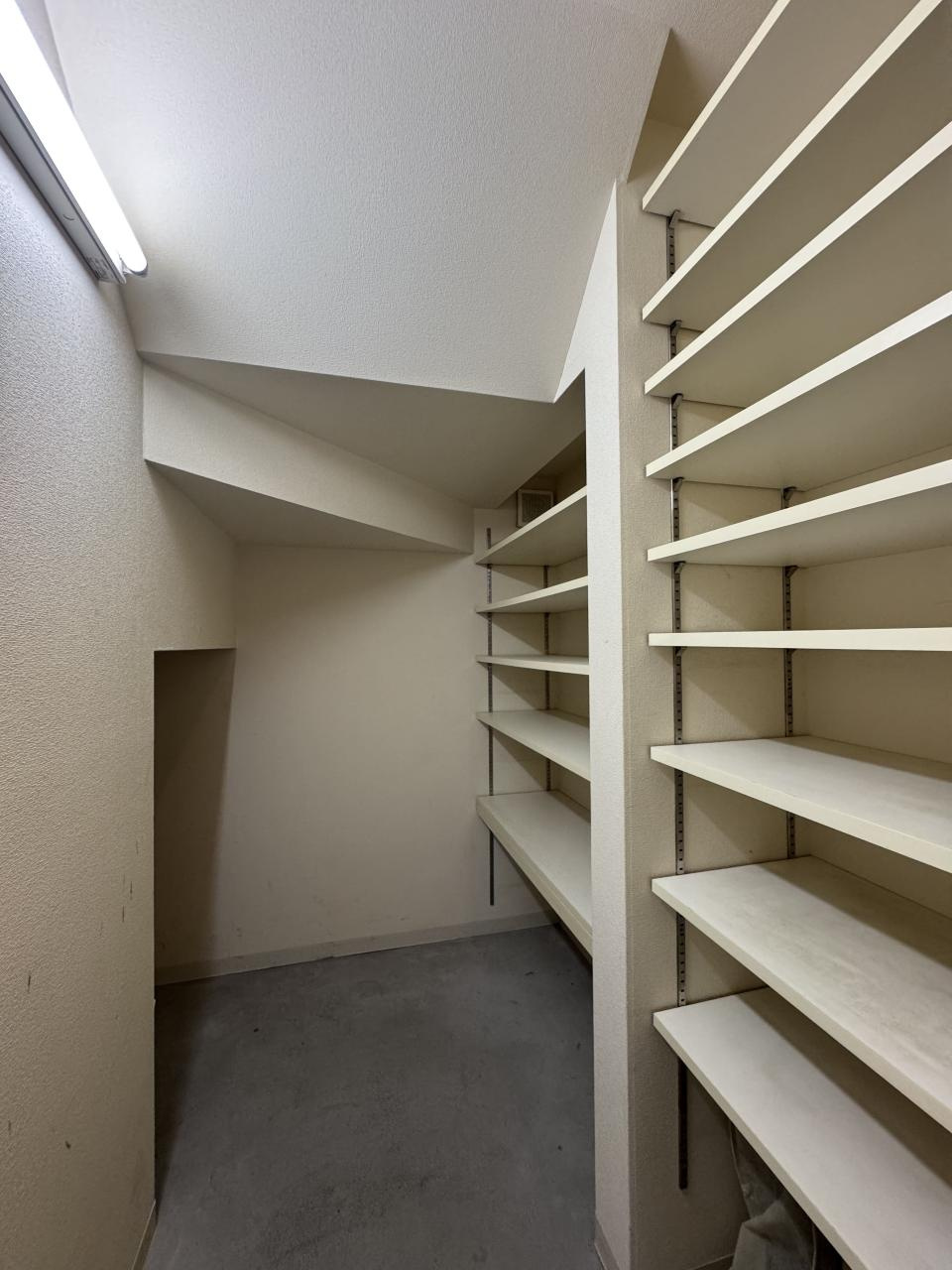 高知市百石町1丁目　中古戸建ての収納