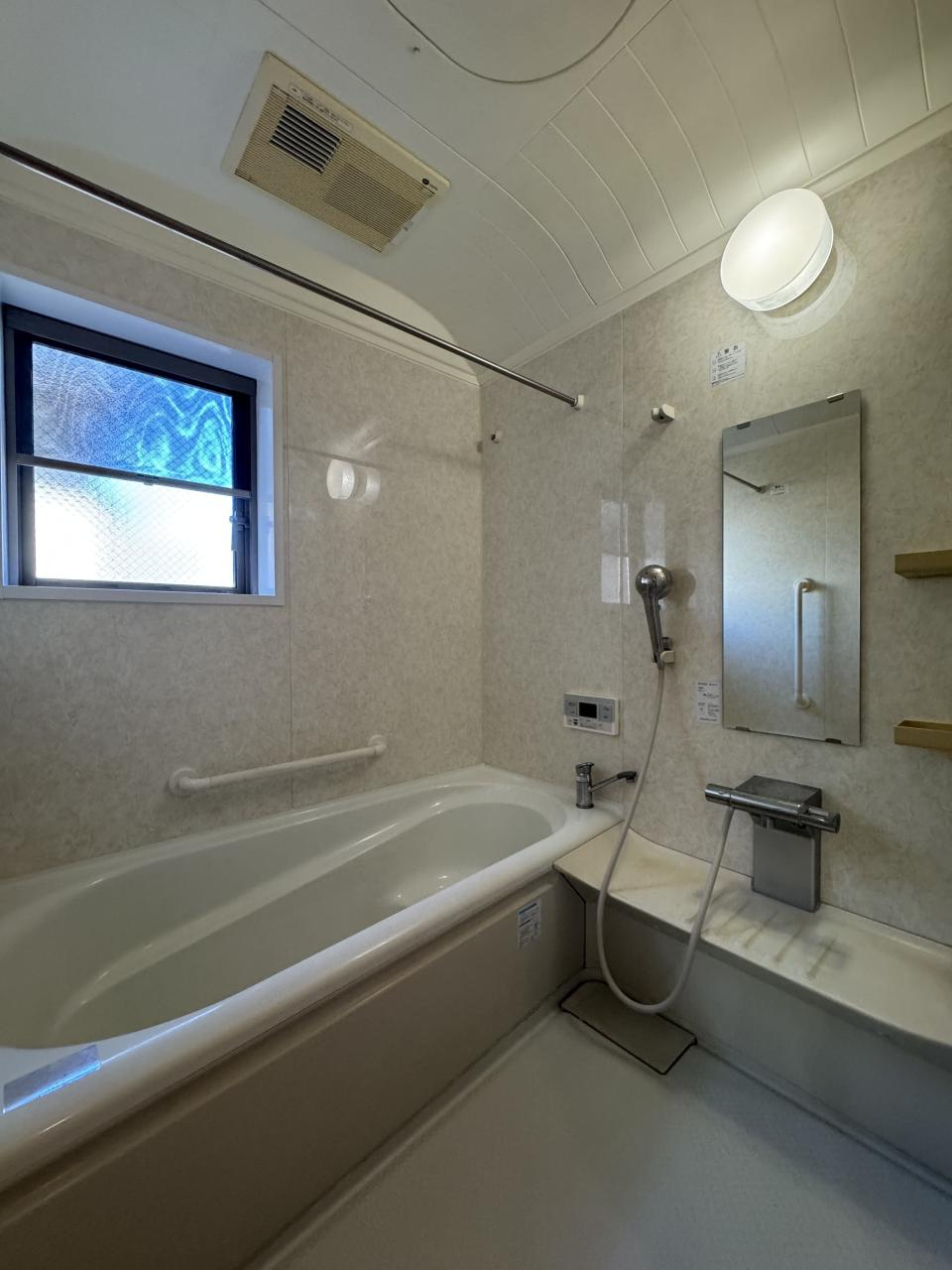 高知市百石町1丁目　中古戸建ての浴室
