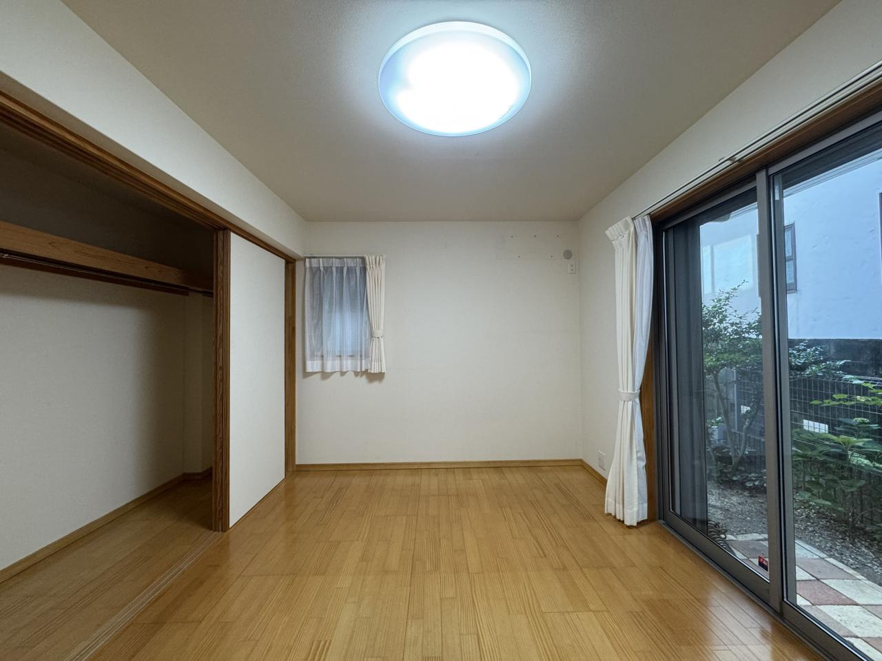 高知市百石町1丁目　中古戸建ての洋室