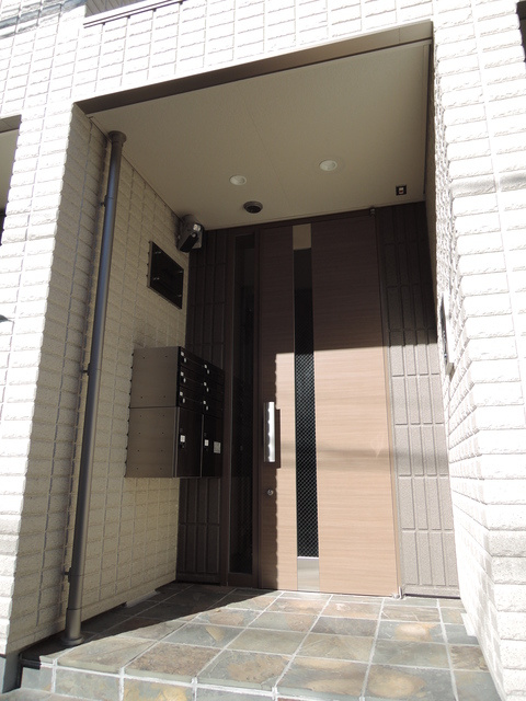 アダージョのエントランス|★オートロック付きエントランス★
