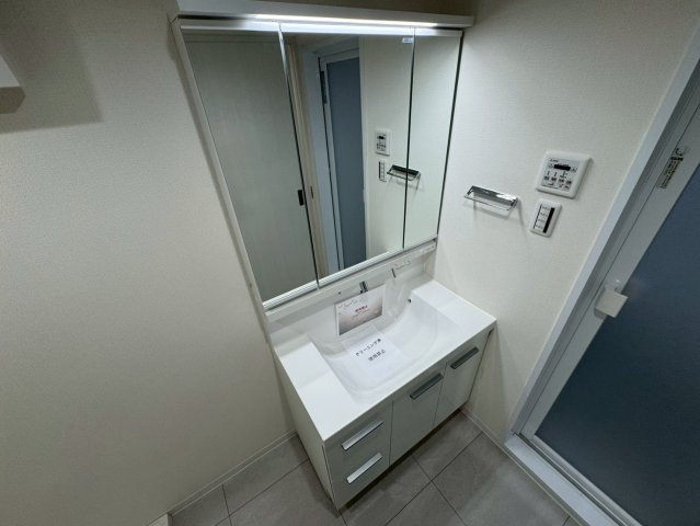 ロイヤル芦屋川の洗面所