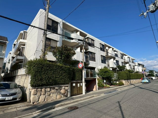 ロイヤル芦屋川の外観