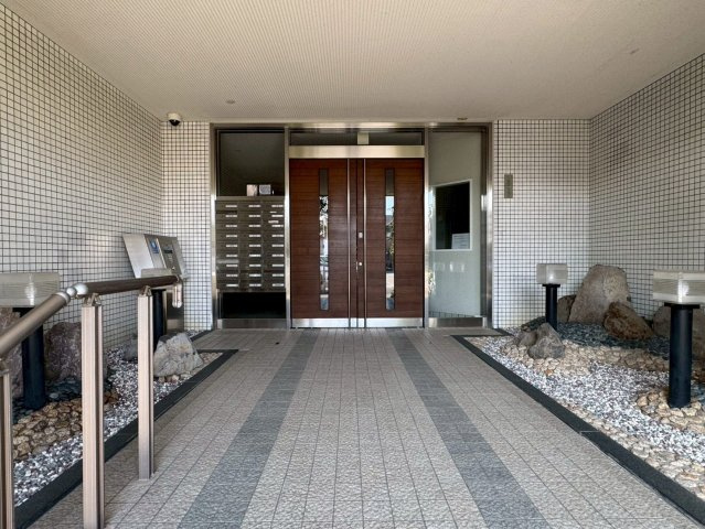 ロイヤル芦屋川のエントランス