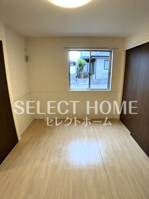 【寝室】 | ファミリーレジデンス | 広くて明るい寝室