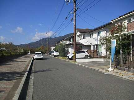 佐伯区石内北１丁目 の前面道路含む現地写真