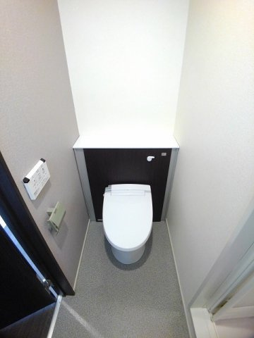ガーデンハウスＭ　Ｃのトイレ|落ち着いた色調のトイレです