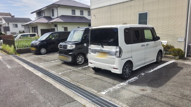 パセオ住吉の駐車場