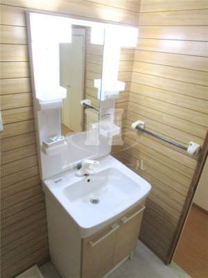 【洗面所】 | メゾングランルマーニュ | 広い洗面スペース